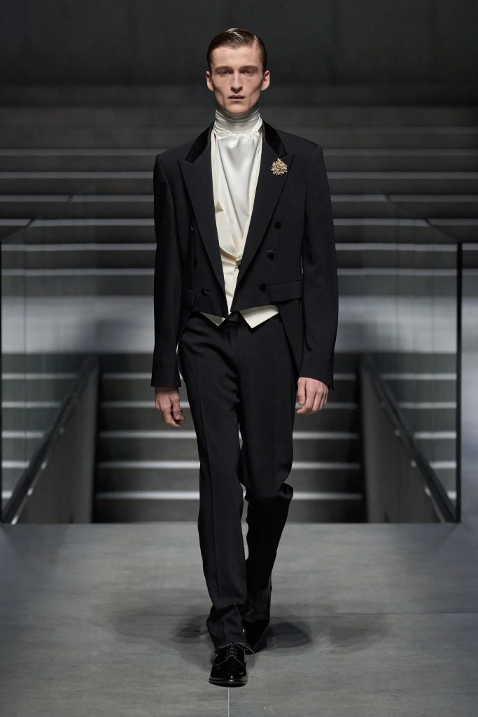 00062-dolce-and-gabbana-fall-2024-menswear-credit-gorunway