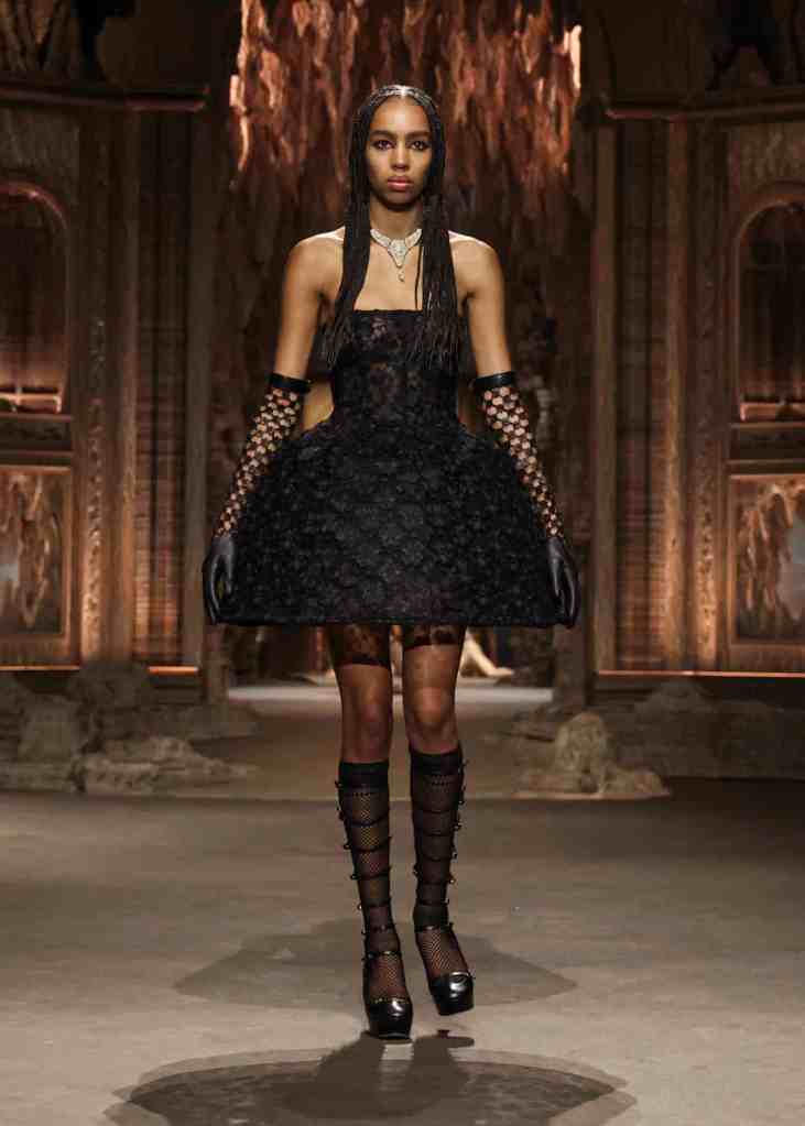 DIOR_RTW-SS23_LOOK-5-scaled-1